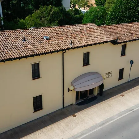 Nabila Реджиолло