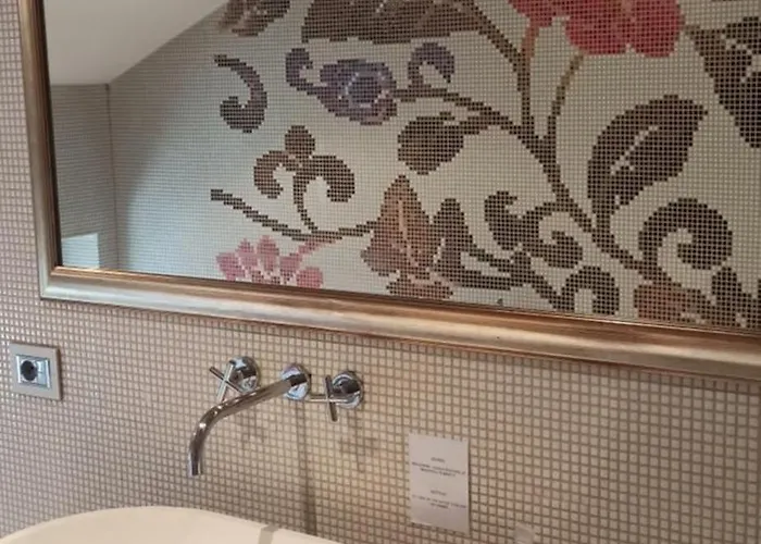 Nabila Отель Реджиолло