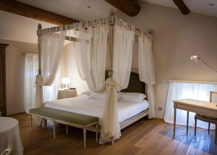 Отель Nabila 3*